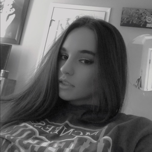 Meet your Posher, Bianca - Picture 1 of 1